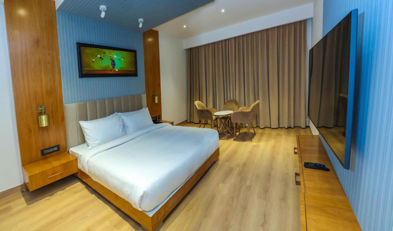 Dayal Gateway Otel Lucknow Dış mekan fotoğraf