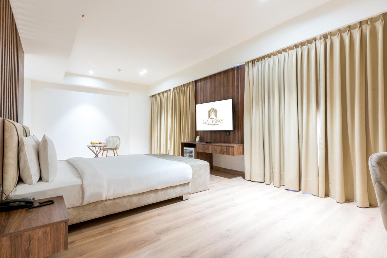Dayal Gateway Otel Lucknow Dış mekan fotoğraf