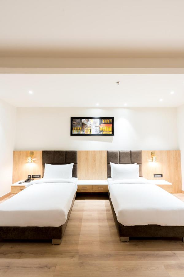 Dayal Gateway Otel Lucknow Dış mekan fotoğraf